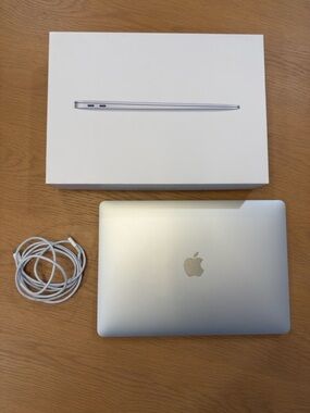 Apple MacBook Air 13-inch in Silver